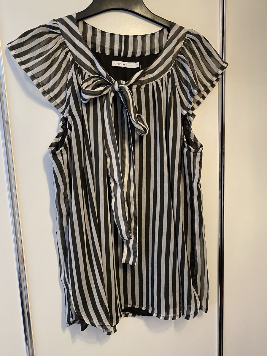Only Chemisiers: Damen Bluse von ONLY Gr.40 – D'occasion à Pfungen par Sheki56