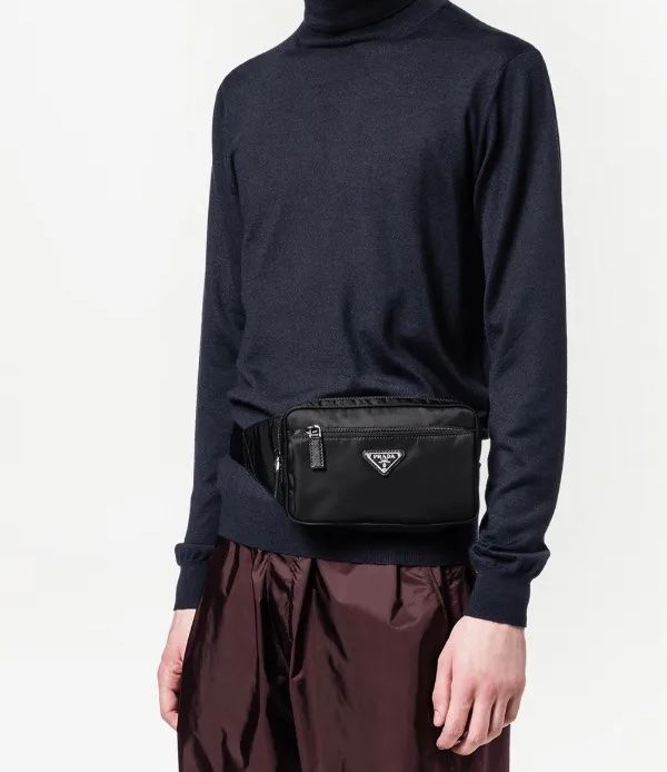 Prada Borse: Sac banane neuf Prada – Usato da giffers venduto da sev_c9x9