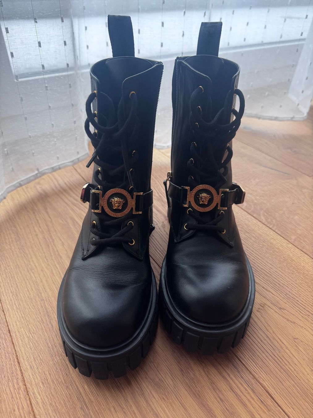 Versace Damenschuhe: VERSACE Medusa Leder Boots GR. 38 – Neu (gemäss Beschreibung) aus Schmerikon von Adrianka55 1