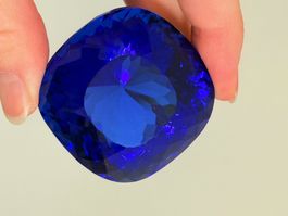 495.45 CT Certified Beautiful Large Gemstone