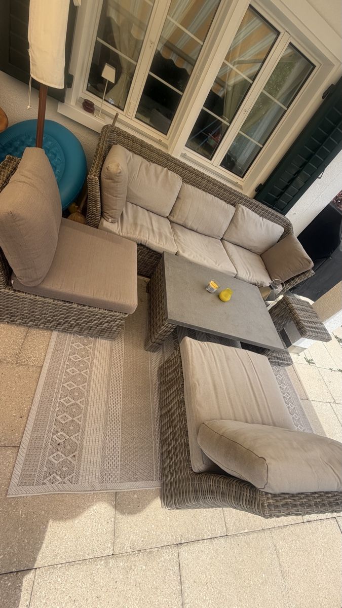 Set di tavolo e panche: Polyrattan Loungemoebel Set mit Tisch und Hocker 5-teilig – Usato da Windlach venduto da LauraHarold 1