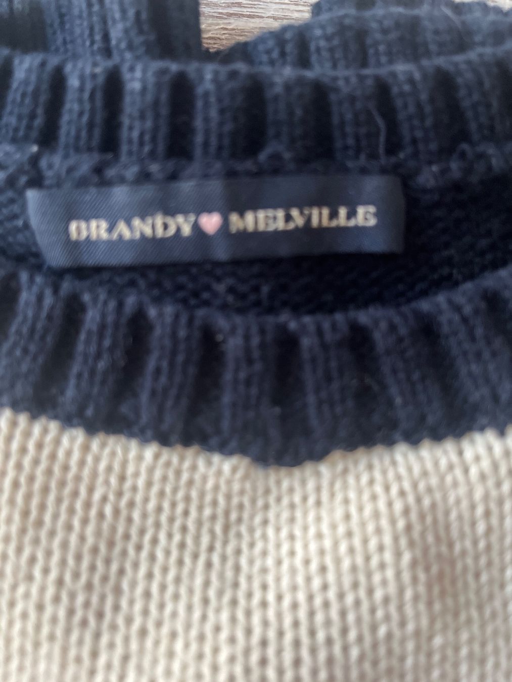 Brandy Melville Pullover & Sweatshirts: Brandy Melville oversize cotton pullover – Gebraucht aus Rüschlikon von ant_5v7g 1
