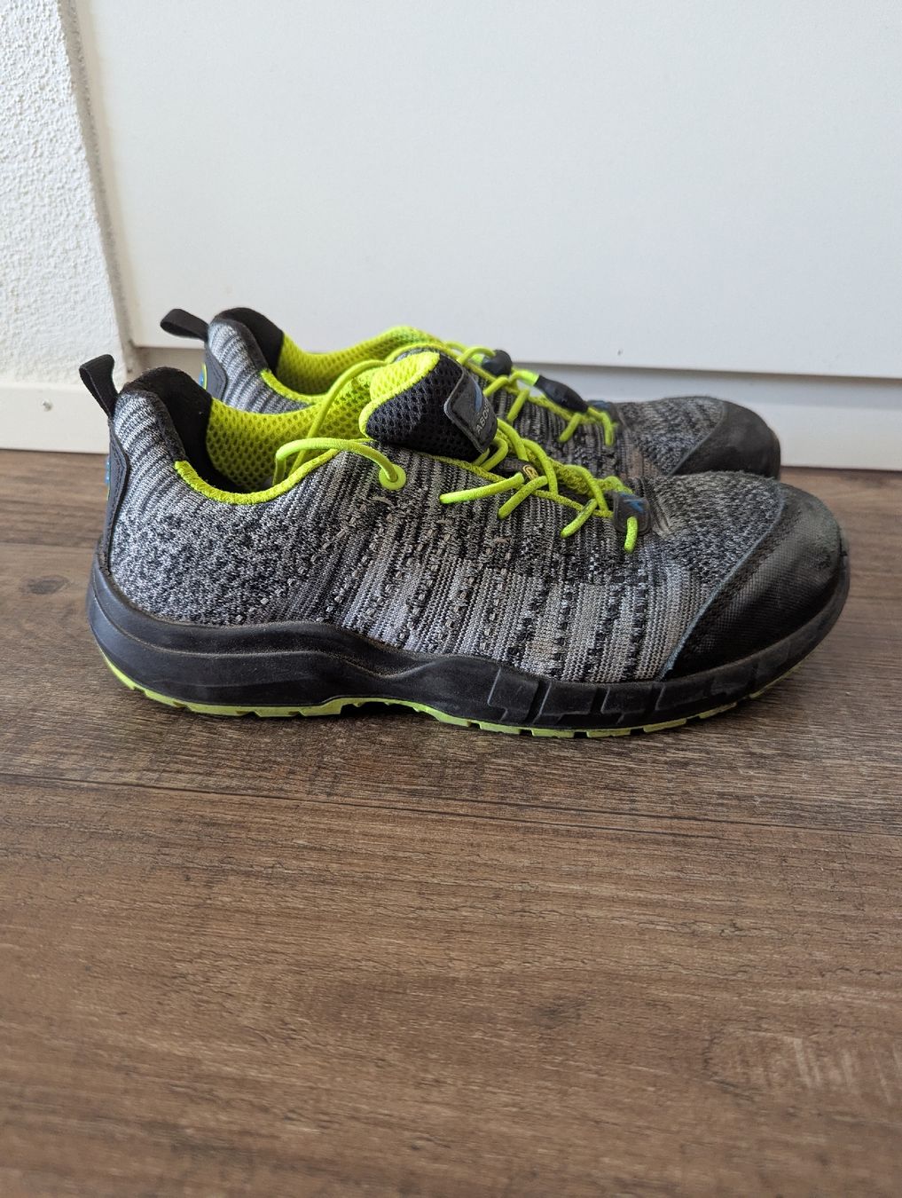 Scarpe da uomo: Sicherheitsschuhe (Gr. 40) – Nuovo (secondo la descrizione) da Luzern venduto da Superlari8