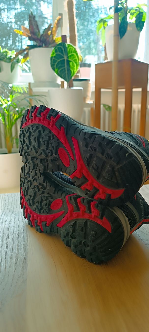 Scarpe per ragazzi: Wanderschuhe Gr. 33 N46 – Usato da Geroldswil venduto da Smartie1987 2