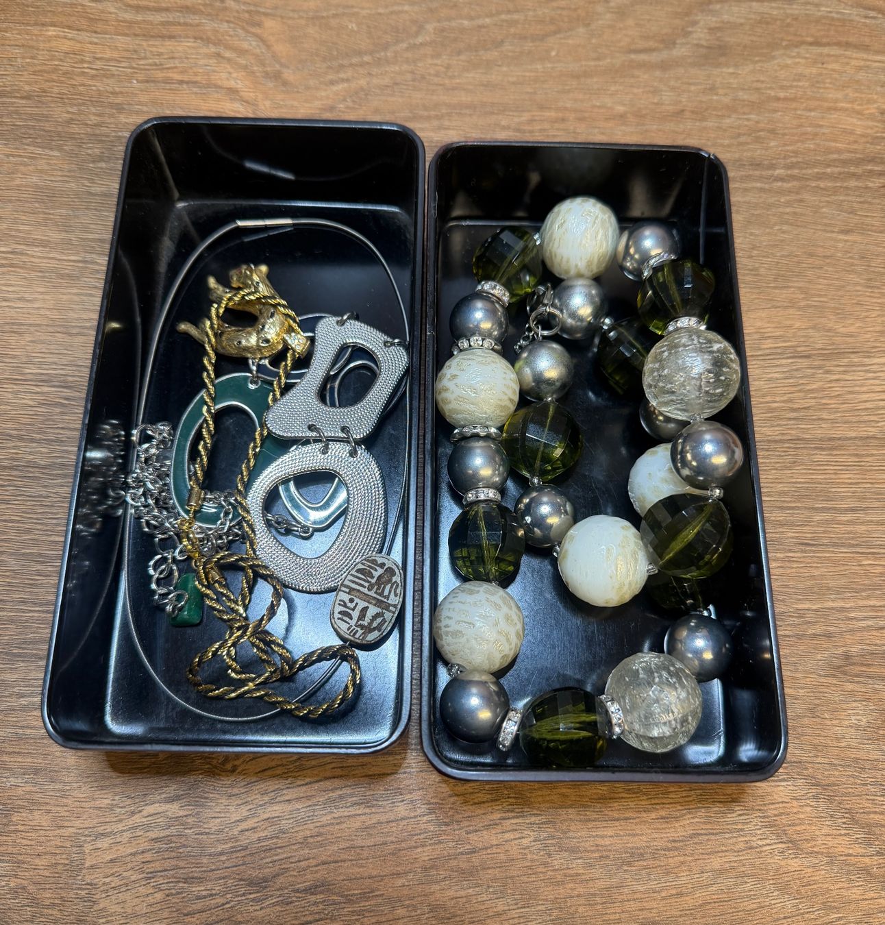 Altri gioielli: Modeschmuck-Kollektion im Schmuckkästchen – Usato da Nussbaumen AG venduto da olitech5415 1