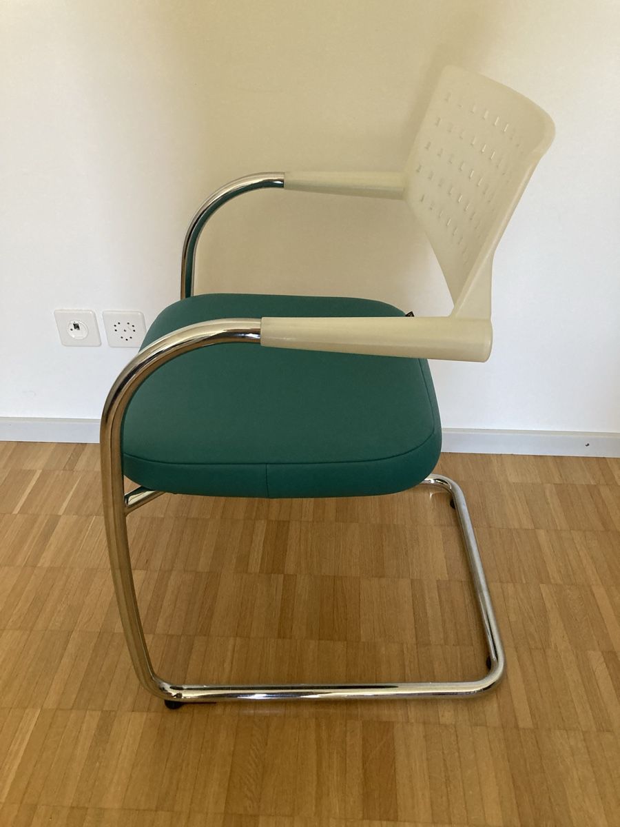Vitra Sedie: 2 Vitra Freischwinger Stühle – Usato da Zwingen venduto da Kult2000 1