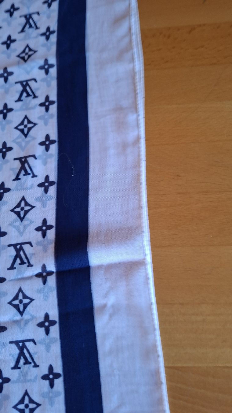 Louis Vuitton Foulard & Sciarpe: Schal Louis Vuitton – Usato da Wünnewil venduto da 04Blume 2