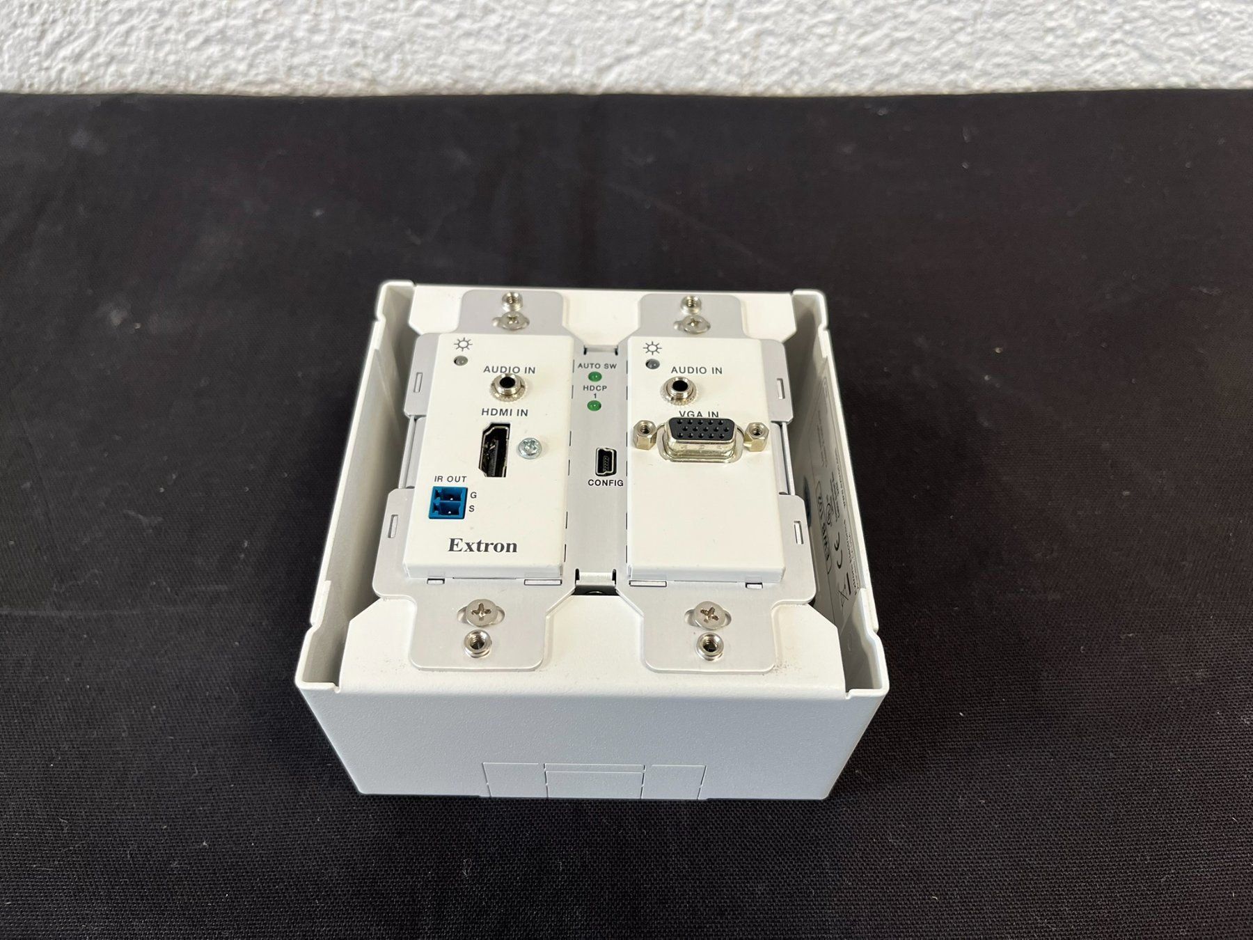 Componenti elettronici: Extron DTP T UWP 232 D – Usato da Bern venduto da NIKA-SYSTEMS 4