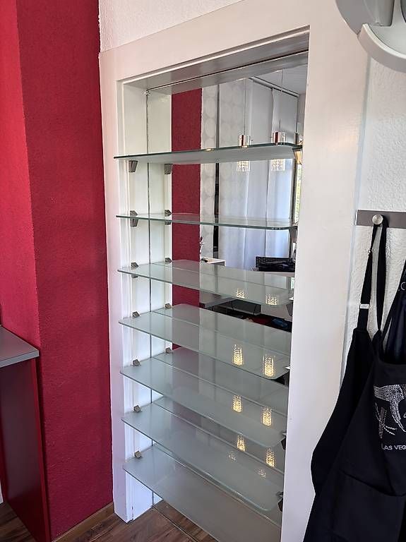 Regale: Glastablar schwebend – Gebraucht aus Kreuzlingen von Deli07 2