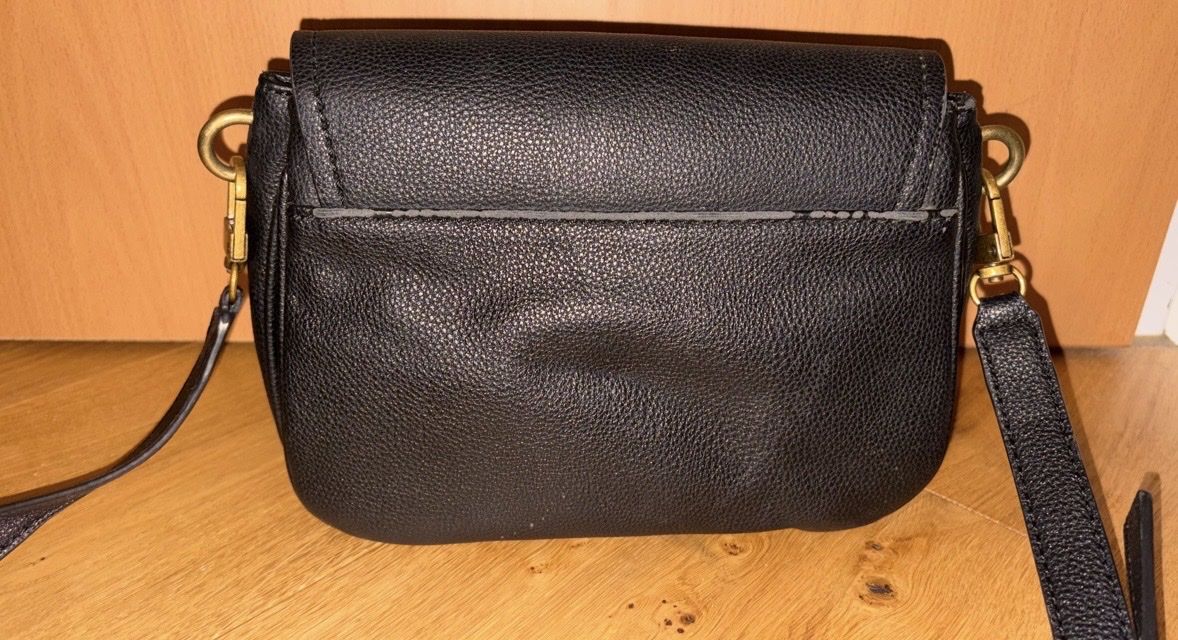 Guess Borse: Guess Umhängetasche schwarz – Usato da Bichwil venduto da lau_b872 1