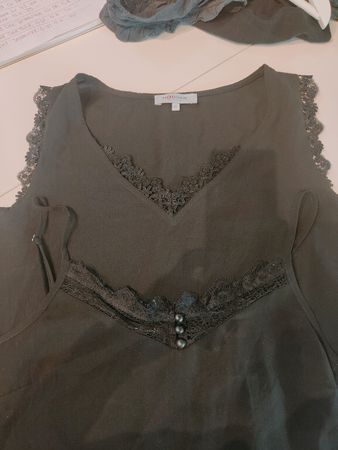 2x Schwarze Tops mit Spitze Gr. 40=38 Morgan de Toi sommerli