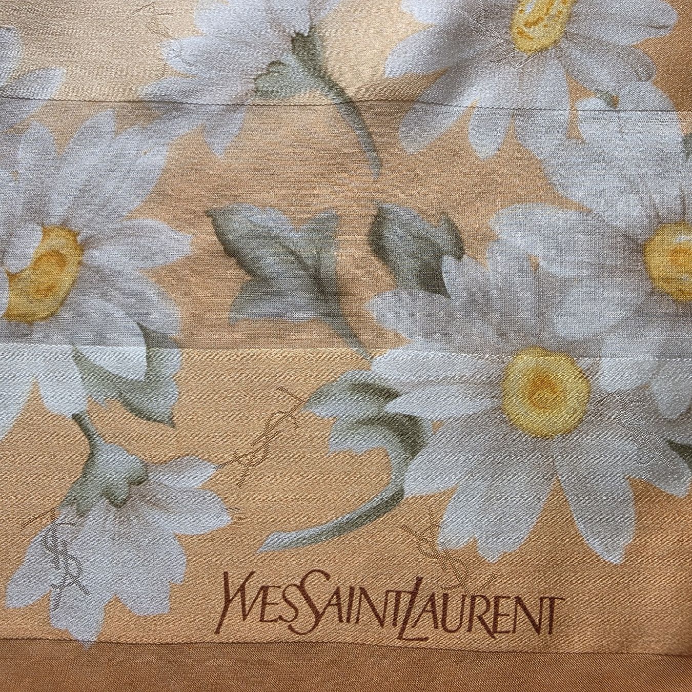 Saint Laurent Foulard & Sciarpe: YSL Seidentuch 86 × 86 cm – Nuovo (secondo la descrizione) da Zürich venduto da LIMAR 6