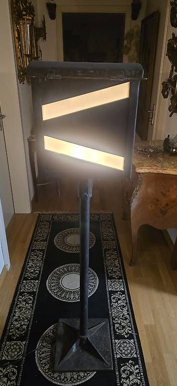 Lampade: SBB Lampe Weichenlaterne als Stehleuchte – Usato da Kaufdorf venduto da Nati-Nati