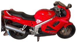 Honda VFR 750 F moto sportiva rossa