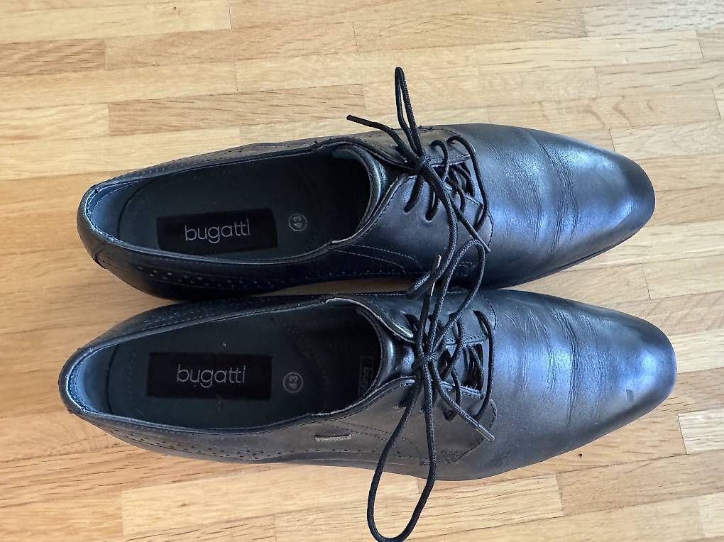Bugatti Herrenschuhe: Bugatti Schuhe, guter Zustand, 43 – Gebraucht aus Luzern von Pauloz 1