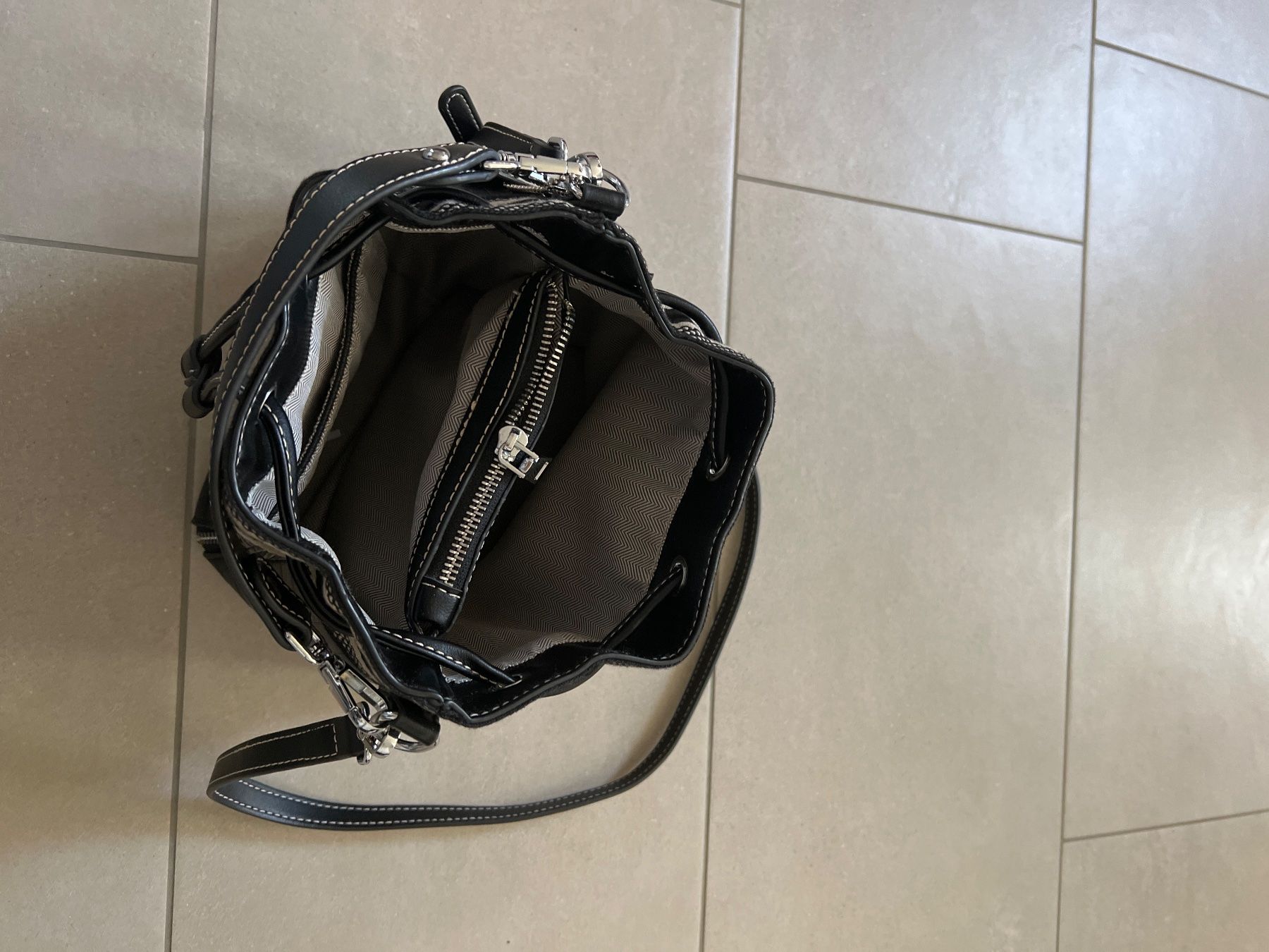 Taschen für Damen: Handtasche – Neu (gemäss Beschreibung) aus Oberriet SG von Subi2011 2