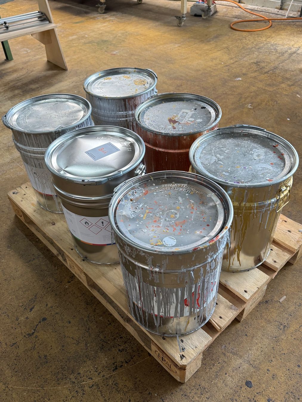 Candele: 811 Posten Kerzenlack aus Liquidation – Usato da Derendingen venduto da Meisterstuecke 2