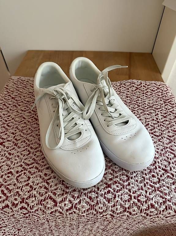 Lacoste Scarpe da uomo: Lacoste Schuhe Herren weiss – Usato da Schaffhausen venduto da wet_9mjt 1