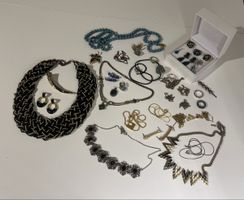 Lot de bijoux anciens 