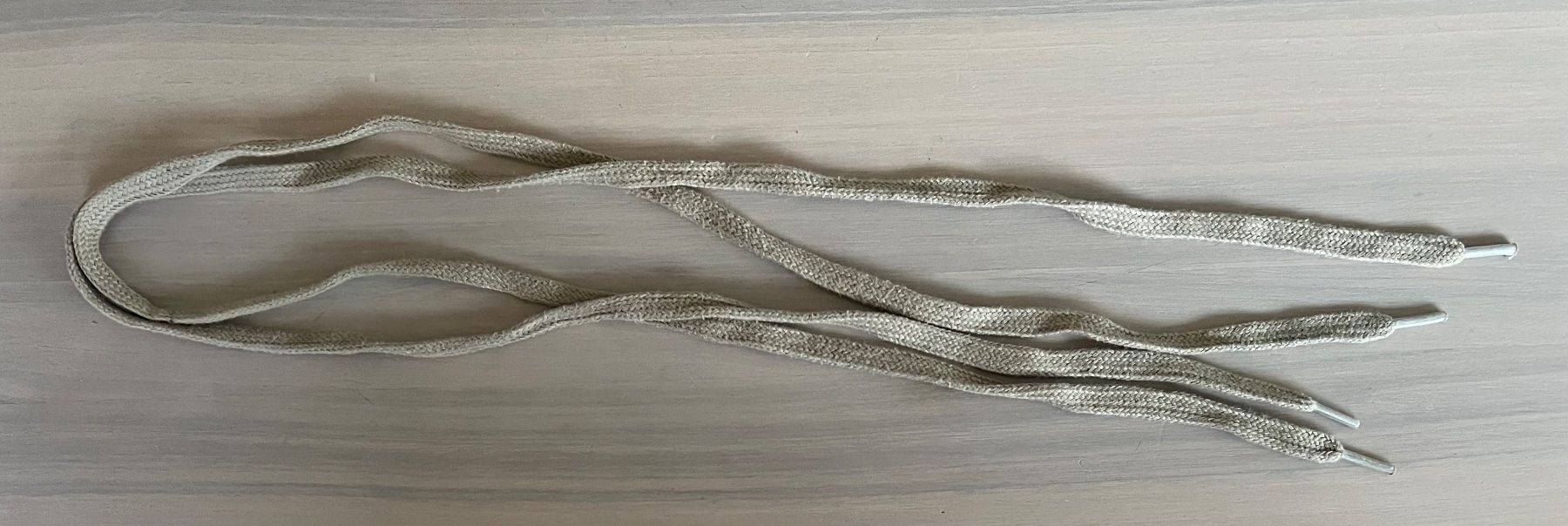Altro in  Abbigliamento & Accessori: Schnürsenkel beige grau – Usato da Endingen venduto da chocosweet