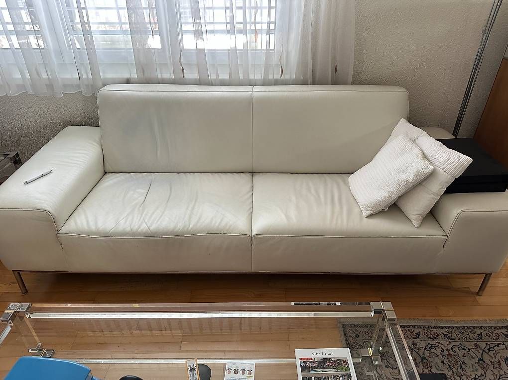 Sofas: Elegantes zeitloses weisses Ledersofa-Set  2 Sofas/2 Hocker – Gebraucht aus Winkel von Chaefer69
