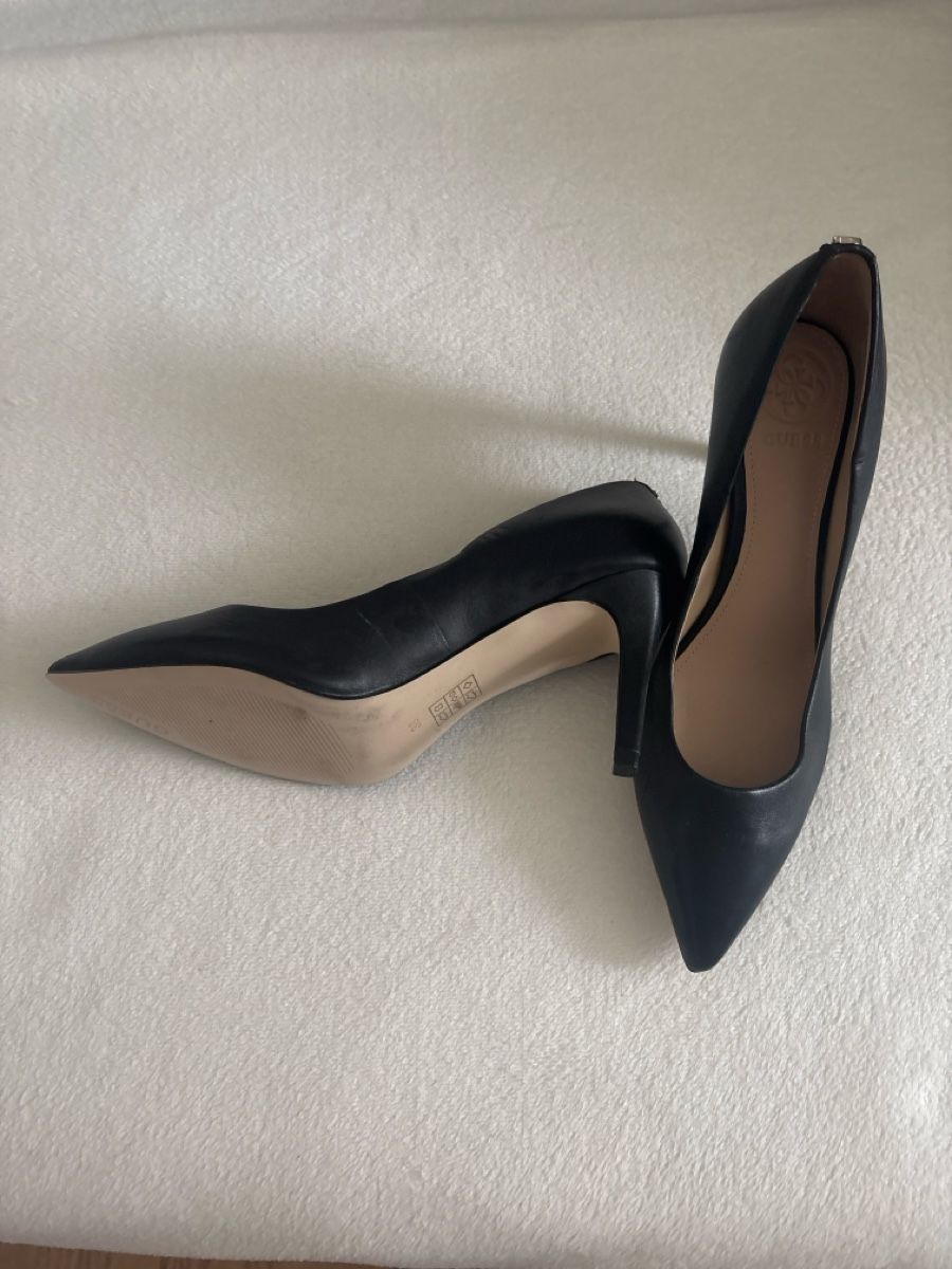 Guess Scarpe da donna: Guess Pumps Gr. 38 Schwarz – Nuovo (secondo la descrizione) da Feusisberg venduto da LadyLook 2
