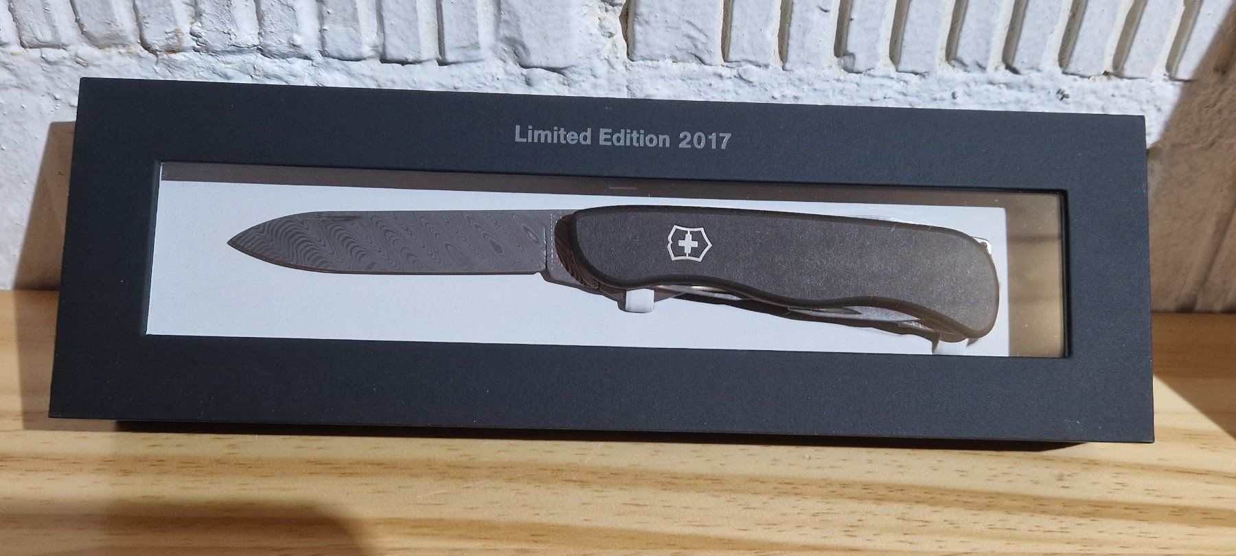 Coltelli tascabile: Victorinox Damast 2017 – Nuovo e nell'imballaggio originale da Seedorf BE venduto da Stibutz