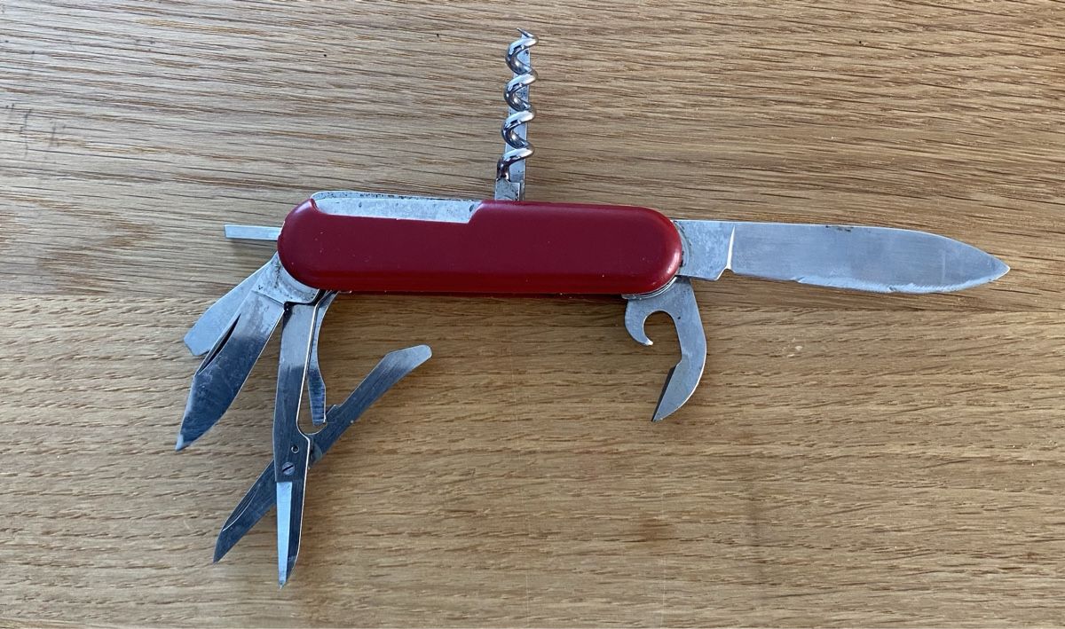 Victorinox Couteaux de poche: Victorinox Sackmesser rot – D'occasion à Dietikon par dindin01 1