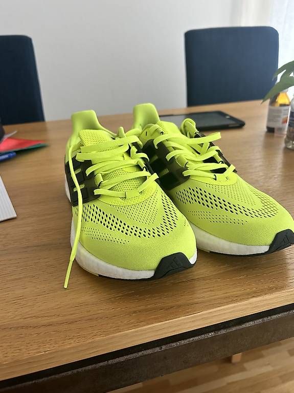 Adidas Scarpe da uomo: Adidas Laufschuhe Herren Gr.45 – Usato da Basel venduto da Raphael.Iff 3