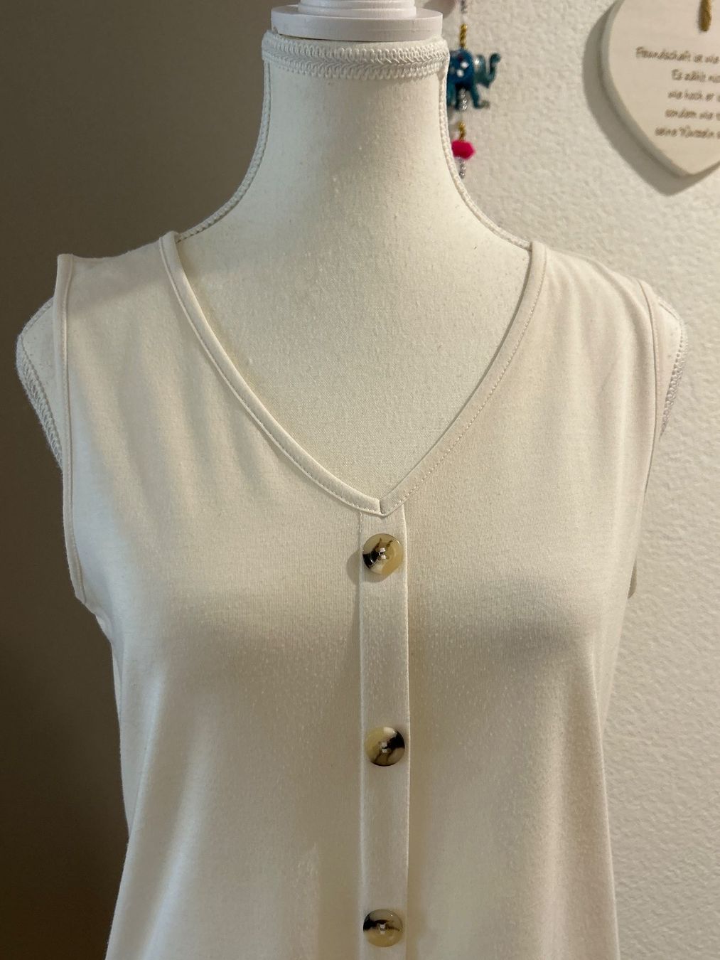 Top: Damen Top ecruweiss mit V - Ausschnitt – Usato da Brunnen venduto da Nala2929 2