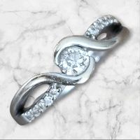 Zauberhafter Verlobungsring mit funkelnden Brillanten💍
