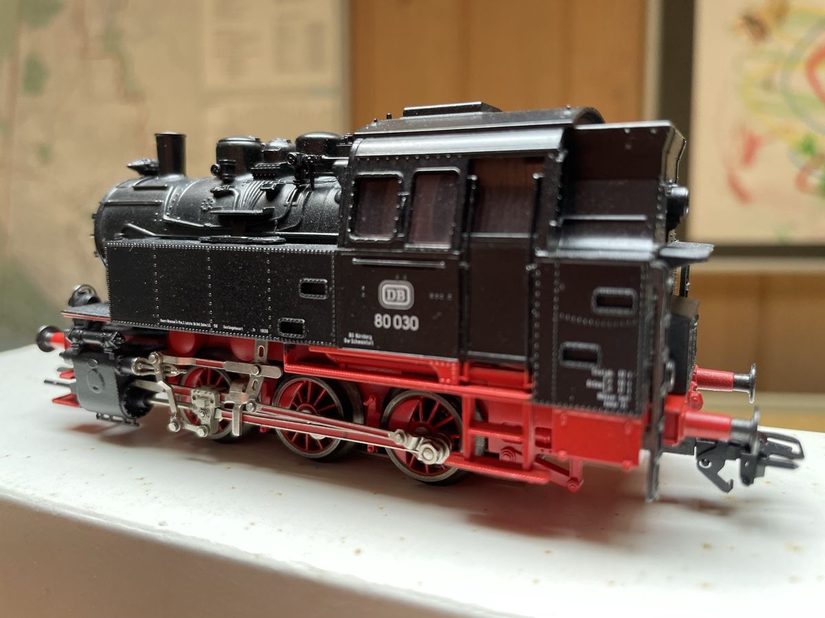 Märklin Modellini di ferrovie: Märklin 3304 Dampflok BR 80 DB digital – Usato da Rickenbach ZH venduto da u2540 3