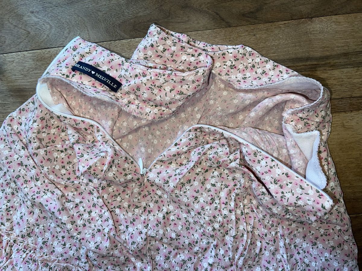 Brandy Melville Gonne: Brandy Melville Rock, rosa mit Blumenmuster, – Usato da Zürich venduto da cac3 2
