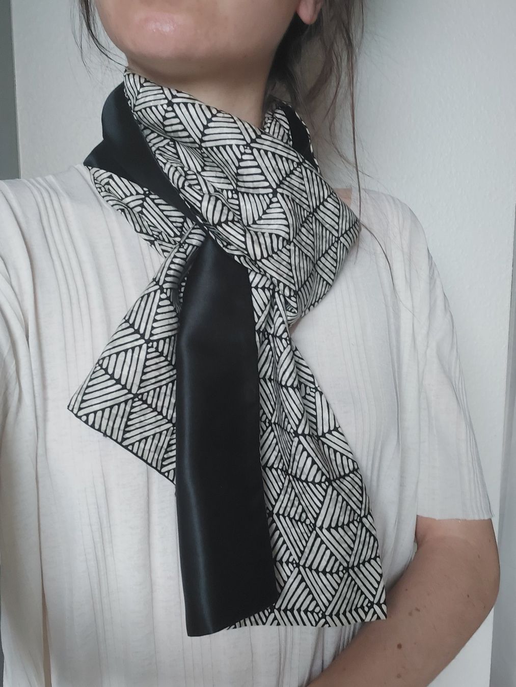 Foulard & Sciarpe: Foulard 100% soie vintage – Usato da Lausanne venduto da Super-cerise 4