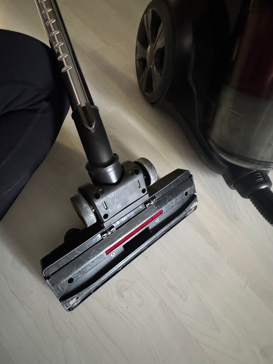 Aspirapolveri & Accessori: Staubsauger – Usato da Neerach venduto da vio_7hd7 3