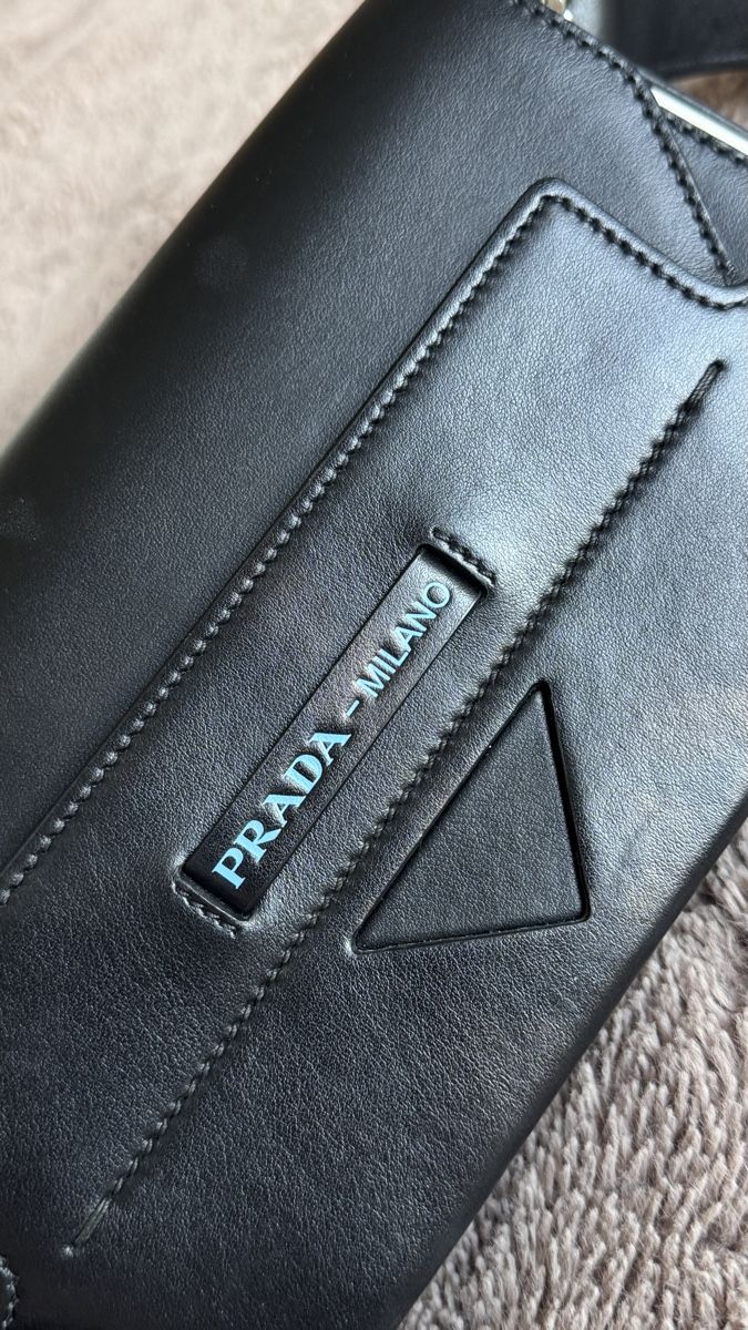 Prada Sacs femmes: Prada bag – D'occasion à Genève par val_5jbf 1