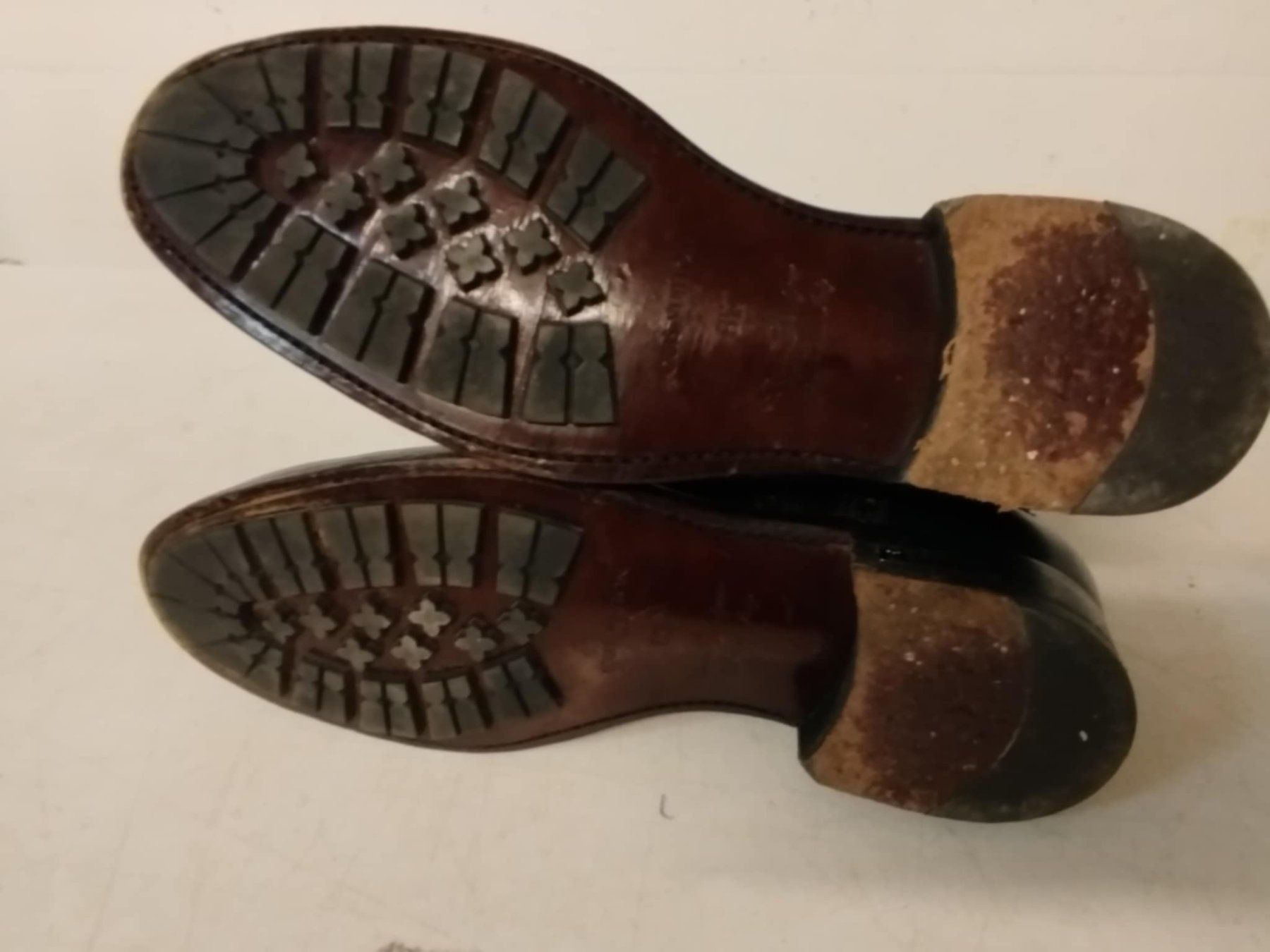 Louis Vuitton Herrenschuhe: Louis Vuitton chaussures / 42,5 – Gebraucht aus La Chaux-de-Fonds von Emmaus2300CDF 8