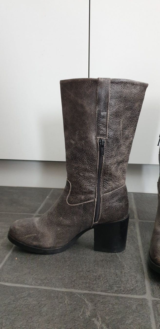 Scarpe da donna: Halbhohe Stiefeletten, Gr. 36 – Usato da Basel venduto da Luzora 2
