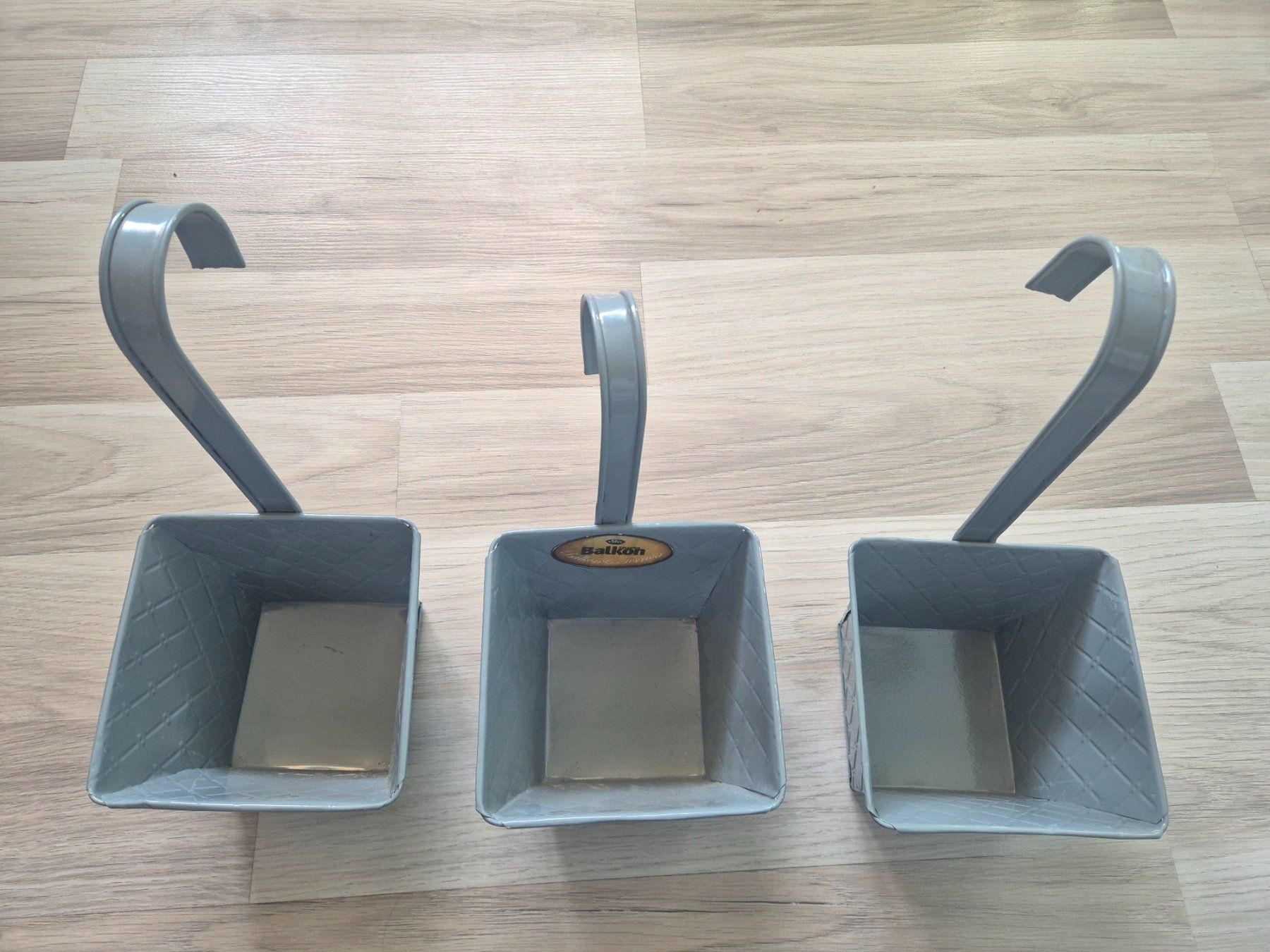 Vasi per fiori: 3-er Set Balkon-Hängetopf Rio eckig 10.5cm hoch – Nuovo (secondo la descrizione) da Abtwil SG venduto da Delfine5 2