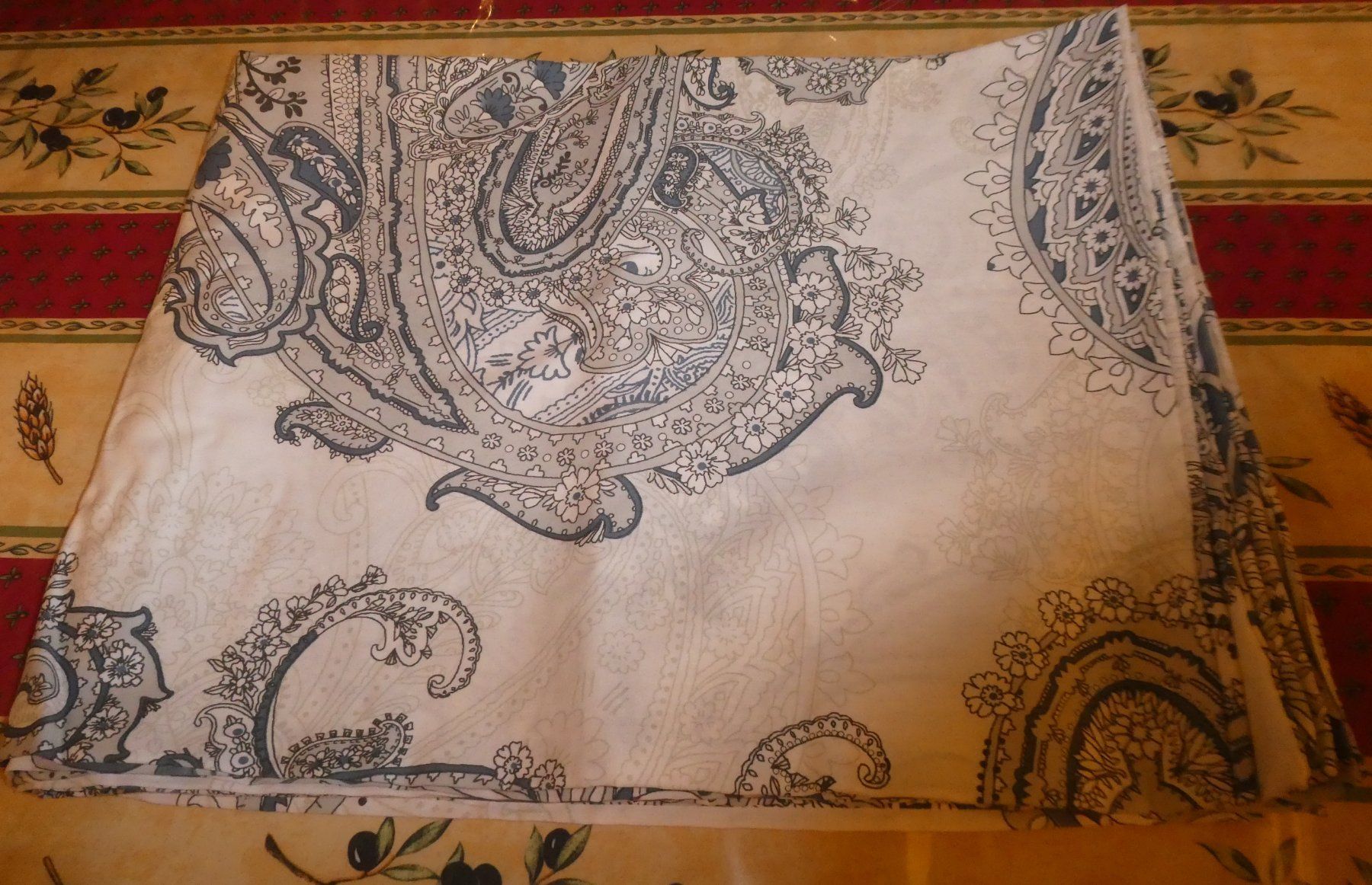 Biancheria da letto: Housse de duvet et coussin décorative - - NEUF! – Nuovo e nell'imballaggio originale da Troistorrents venduto da Marion70 1
