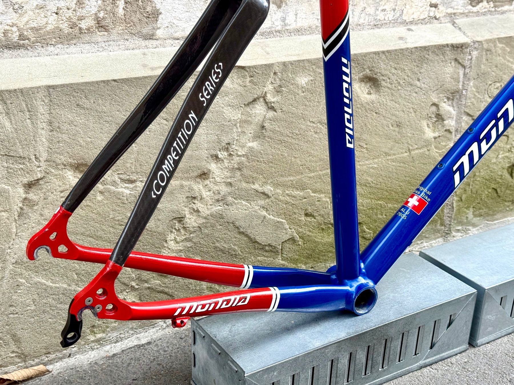 Mondia Ersatzteile: MONDIA VUELTA Aluminium-Carbon Rennvelo Rahmen 55 TOPZ. 2603 – Gebraucht aus Luzern von bikeandbeltcom 7