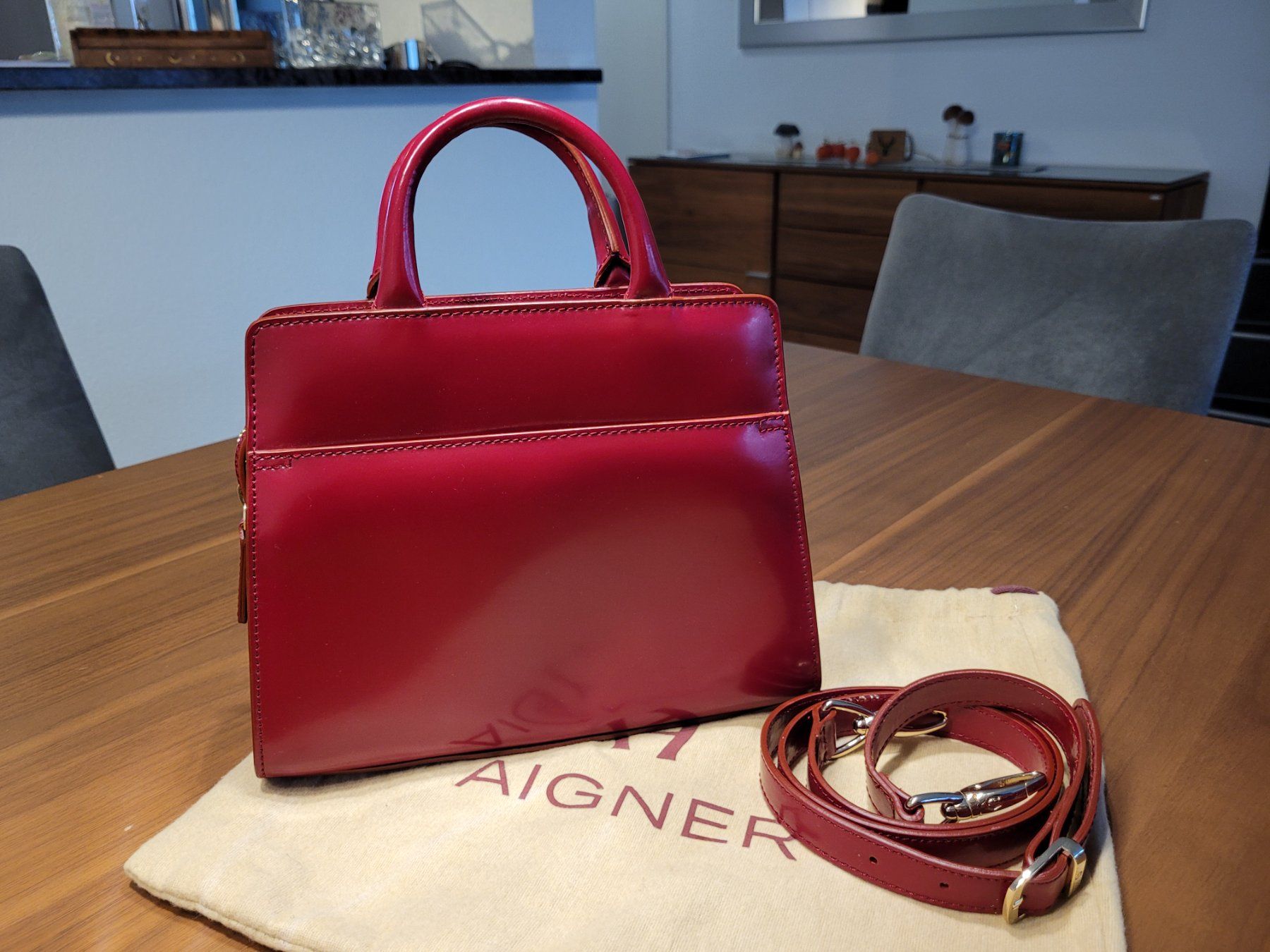 Aigner Taschen für Damen: Aigner Handtasche dunkelrot – Neu (gemäss Beschreibung) aus Oberweningen von kvo_r5ws 2
