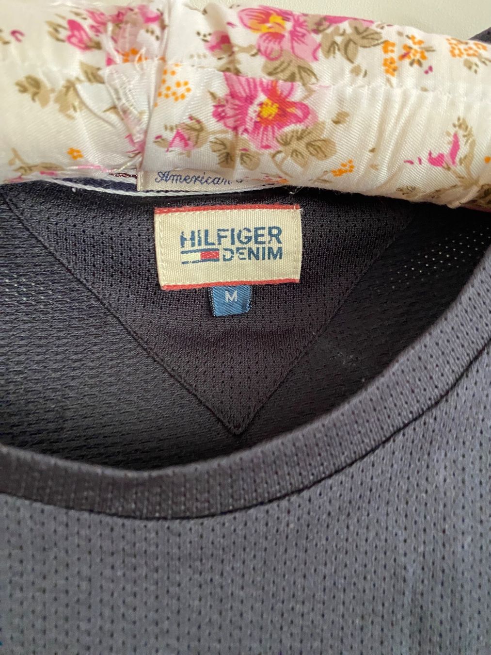 Tommy Hilfiger T-Shirts: Tommy Hilfiger T-Shirt Gr. M – Gebraucht aus Hünenberg von a.u.849 1
