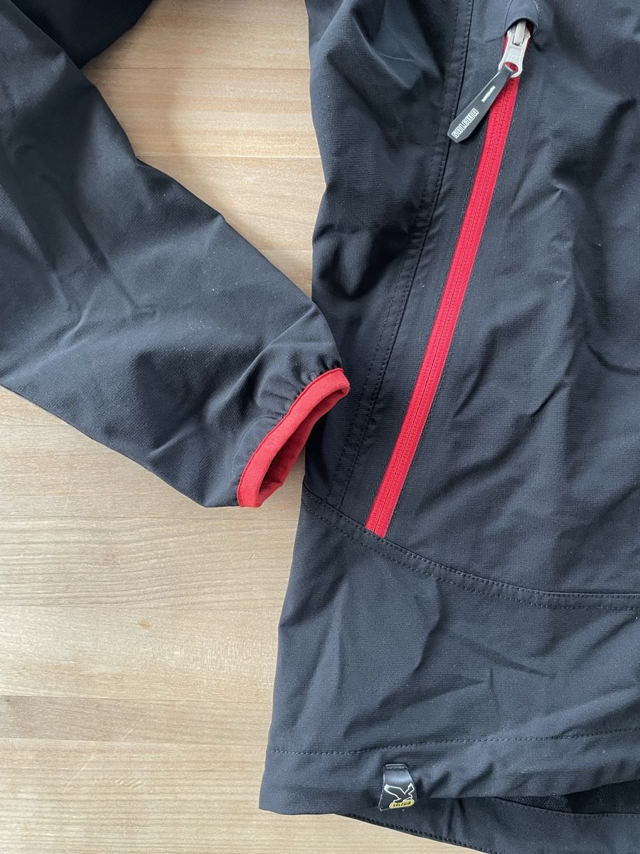 Salewa Vestes: SALEWA alpineXtrem SONDEREDITION Hardshell Jacke  - Grösse M – D'occasion à Oberhofen am Thunersee par BikeForMySister 3