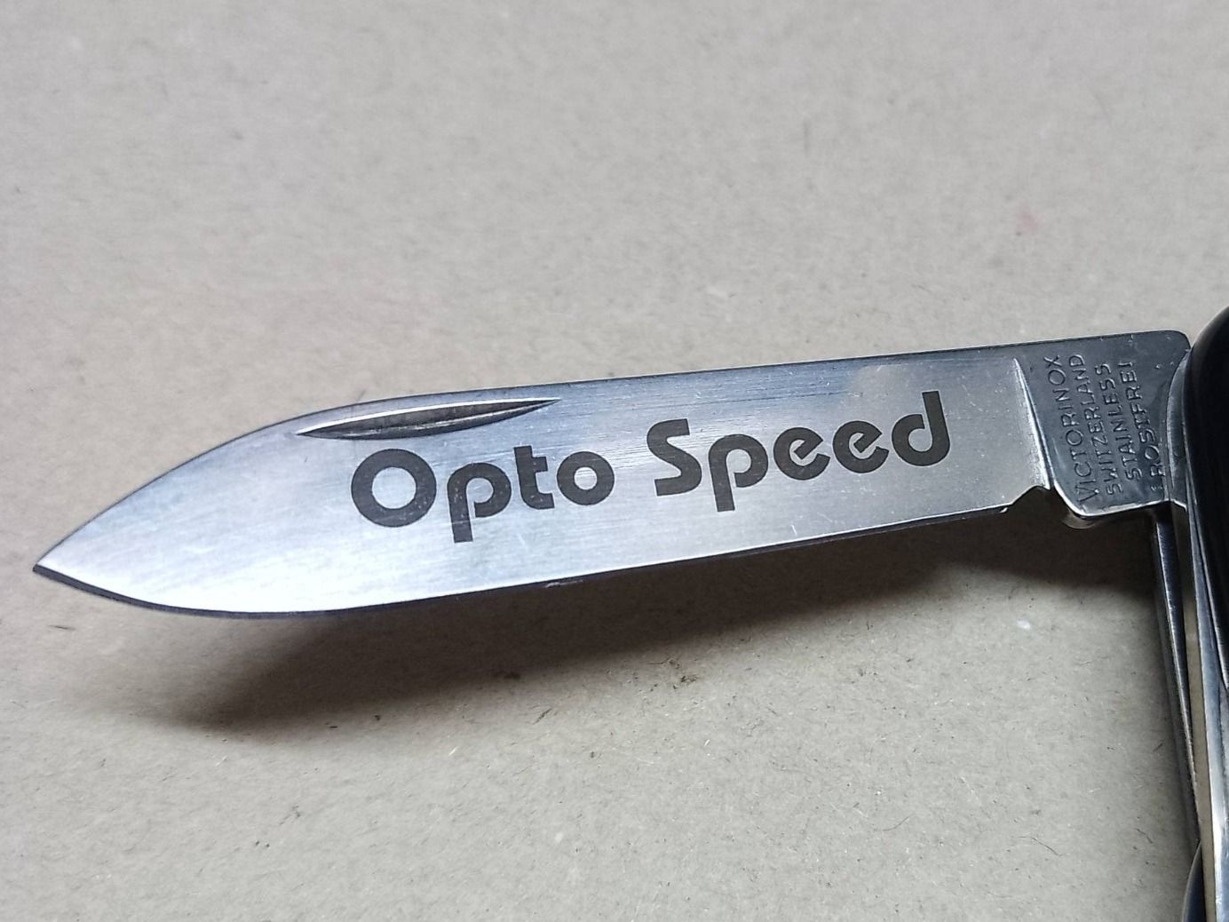 Victorinox Taschenmesser: Messer - Victorinox - "Opto Speed" - pubblicitario – Neu und originalverpackt aus Sorengo von 74in 1