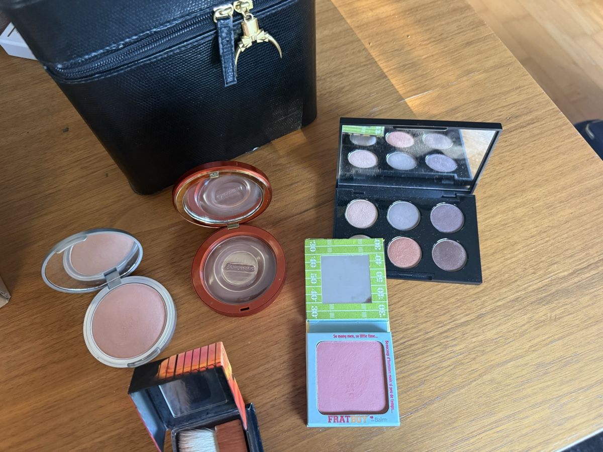 Make-up: Makeup Set Nars TheBalm Clarins Mixed Beauty Items – Nuovo (secondo la descrizione) da Zürich venduto da pinish