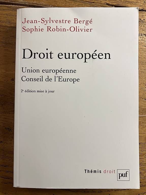 Libri: Droit europeén – Usato da Bern venduto da 7cybe7