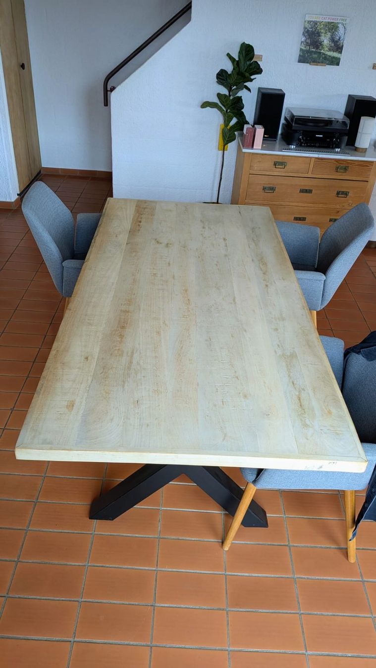 Tavoli: Esstisch Mangoholz – Usato da Birrhard venduto da Kuona12 1