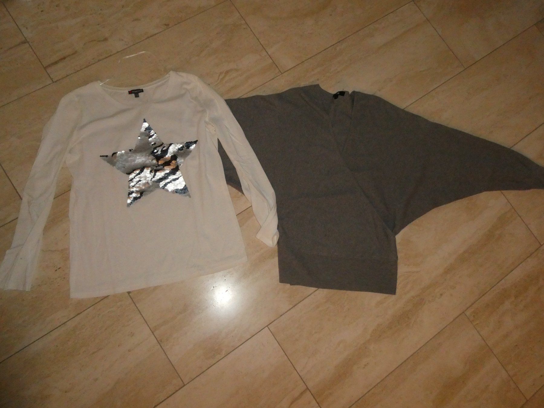 Lotti di vestiti: Weisses Shirt mit Stern & grauer Strickpullover – Usato da Mels venduto da KOSL