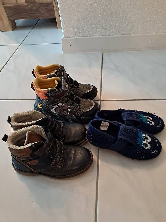 Schuhe für Jungen: Schuhpaket Herbst-Winter Gr. 28 – Gebraucht aus Belp von Verk976 1